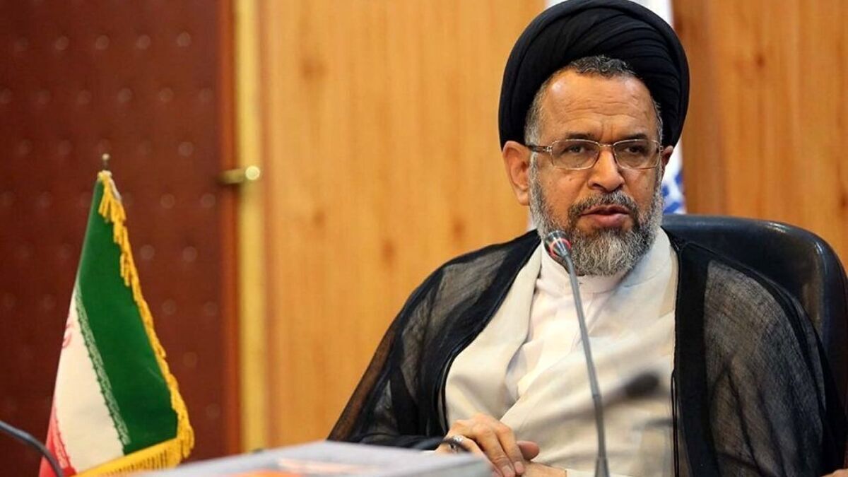 اقتصاد از تک پایه بودن خارج شود