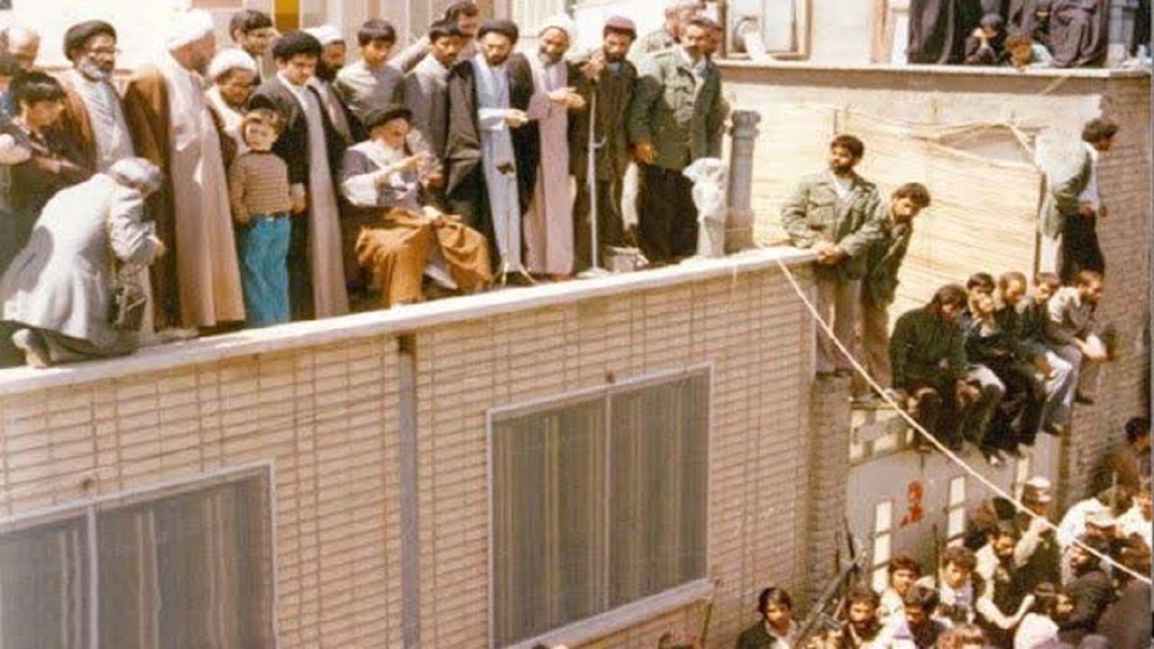 کاخ خمینی کجاست؟