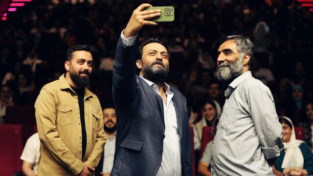 اکران فیلم عطرآلود در شیراز