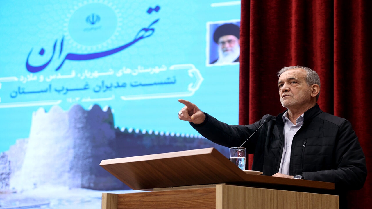 پزشکیان: درگیر جنگ تمام‌عیار اقتصادی هستیم/ تلاش دشمن متوقف کردن چرخه تولید است