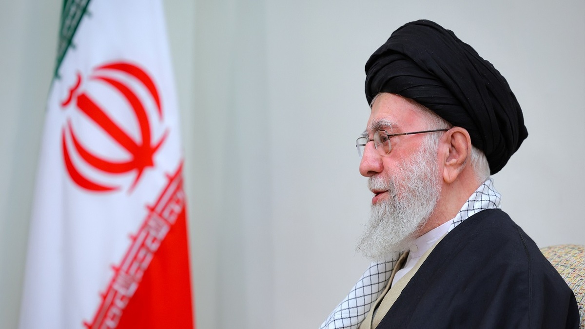 باشگاه خبرنگاران -انتشار فیلم بخش‌هایی از دیدار خانواده شهید علی کسایی با رهبر معظم انقلاب