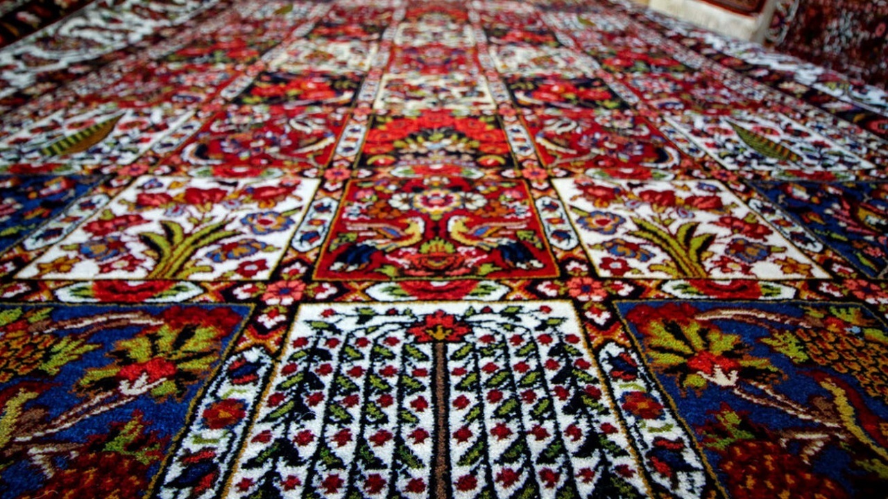 هر گره با عشق بافته می شود