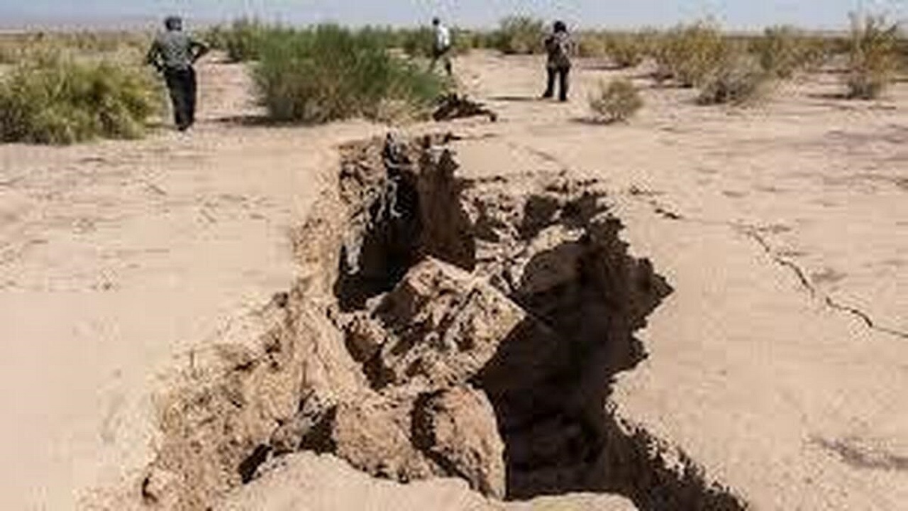نرخ فرو نشست در پهنه‌های برخی از مناطق به ۱۵ سانتی متر رسیده است