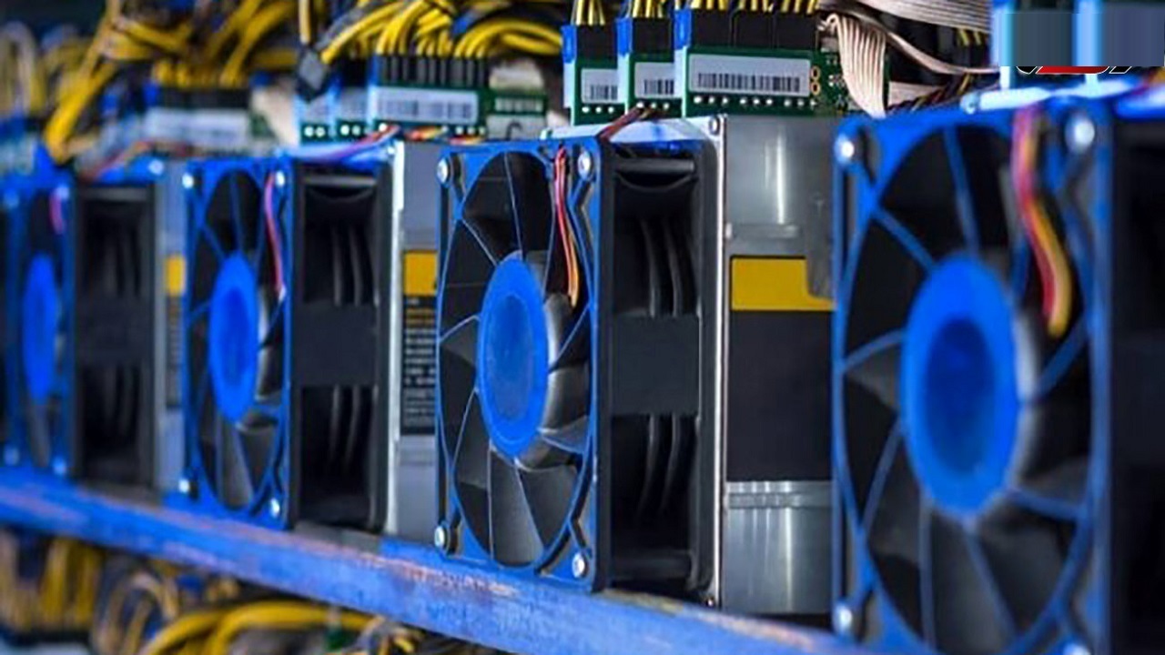 ضبط ۴۷ دستگاه ماینر قاچاق در ارومیه