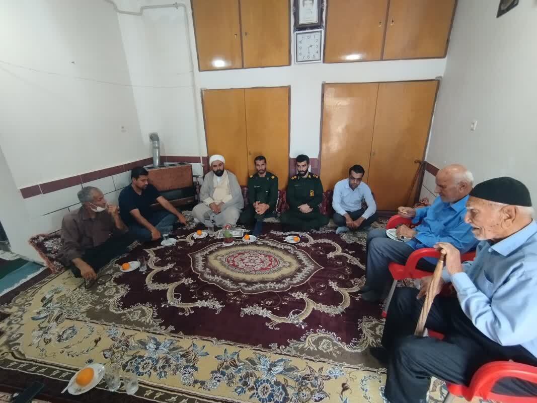 تصویری از خانواده شهید هدایت زارعی