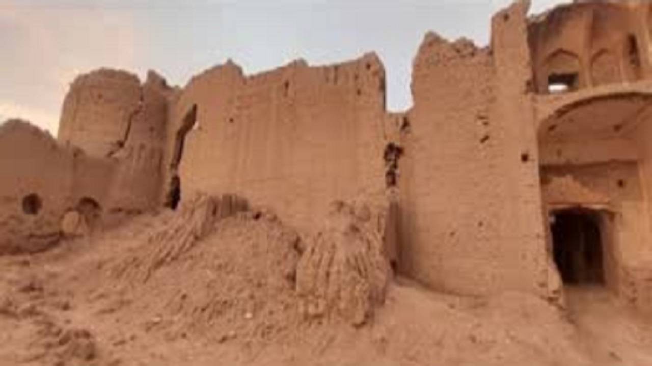 قلعه تاریخی در آستانه تخریب