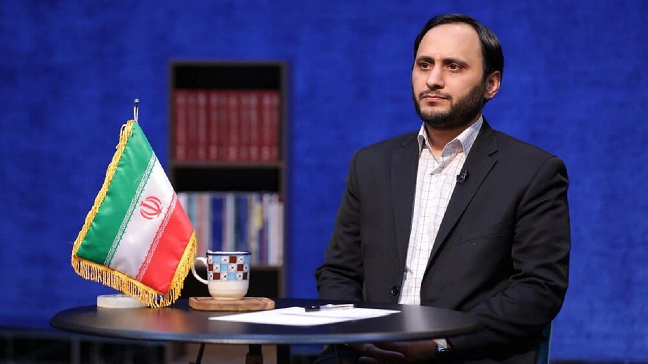 گفتگوی سخنگوی دولت با یک دانشجو درباره پیشرفت‌های ایران + فیلم