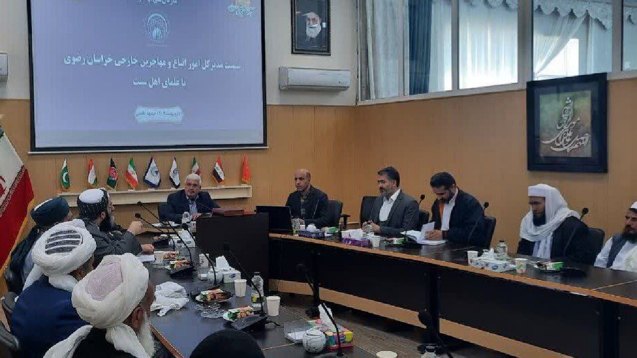 تمامی فعالیتهای فرهنگی اتباع اهل سنت باید در چارچوب قوانین باشد