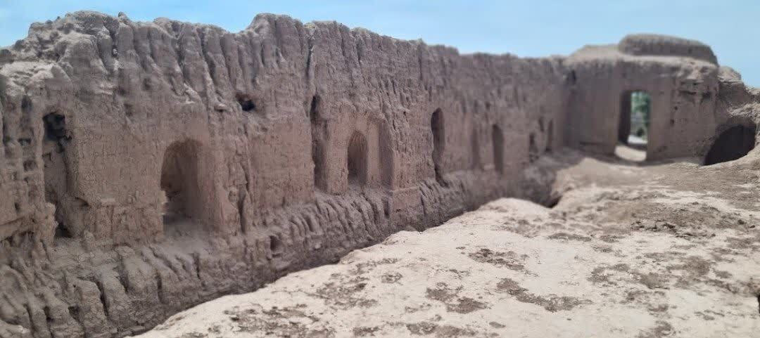 دیوار قلعه