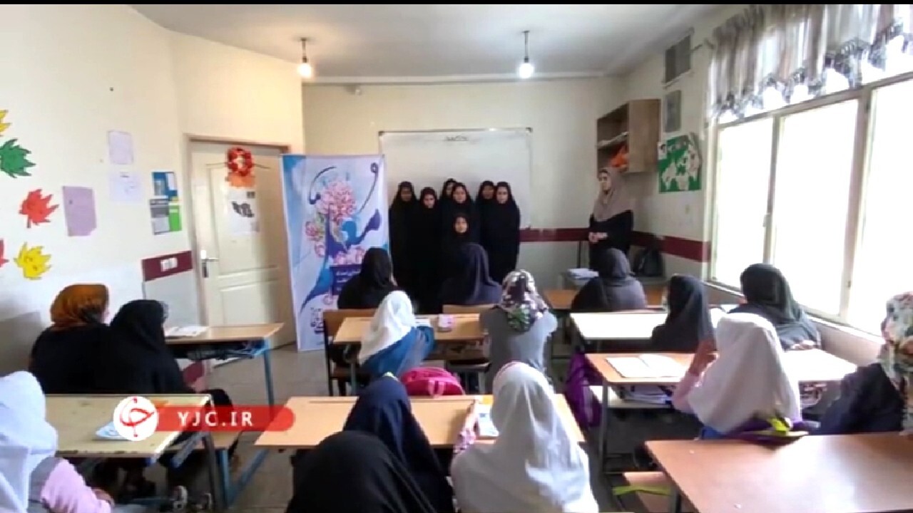 مراسم روز معلم دانش آموزان اتباع + فیلم