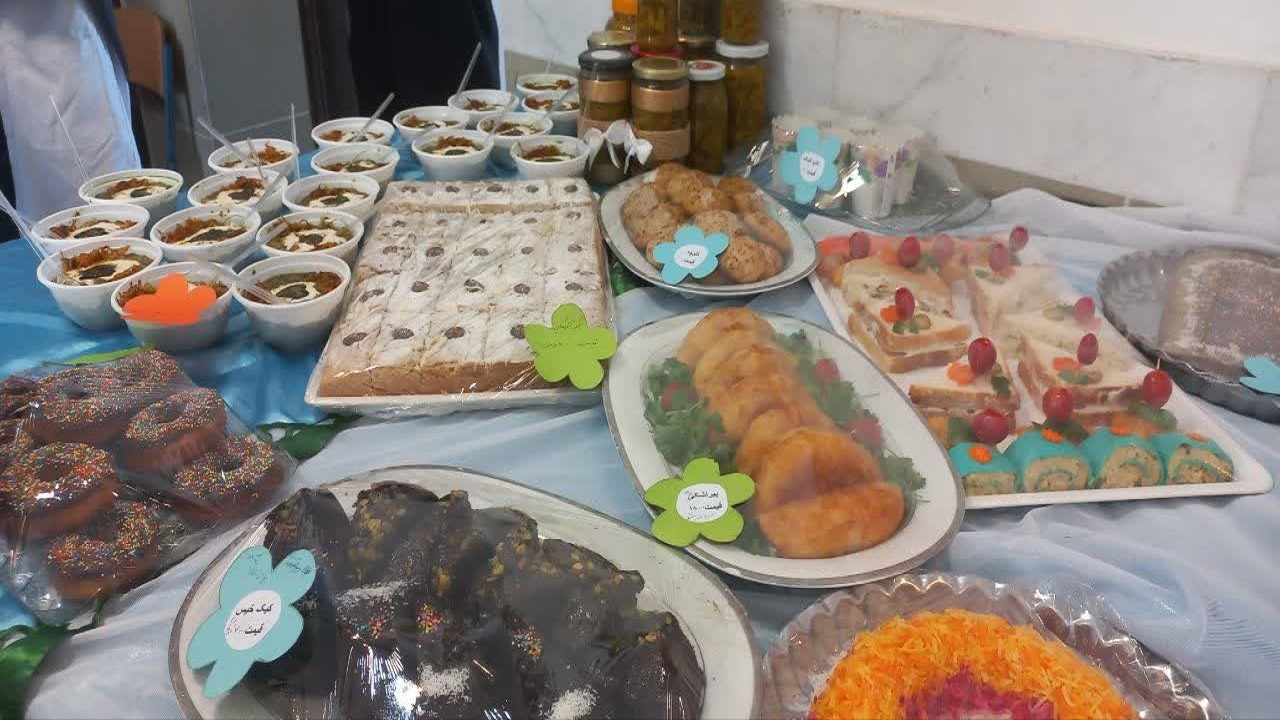 برپایی نمایشگاه هفته مشاغل در هنرستان دخترانه فاطمه الزهرا (س) صالح آباد + تصاویر