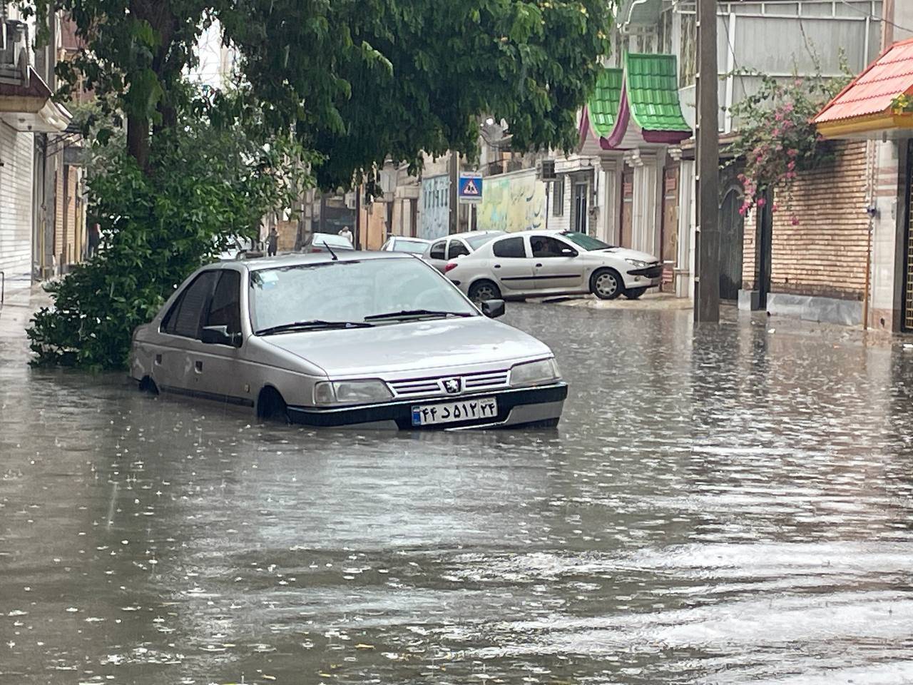 بارش باران شدید و سیل و آبگرفتگی در معابر