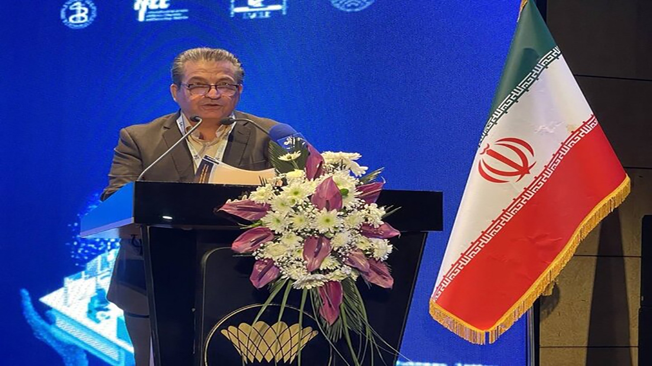 رونمایی از دستگاه میکروب شناسی در ایران
