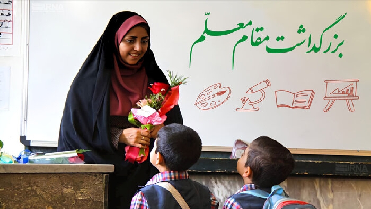 مشق عشق بر لوح سفید کودکان؛ چرا بانوان معلمی را ترجیح می‌دهند؟