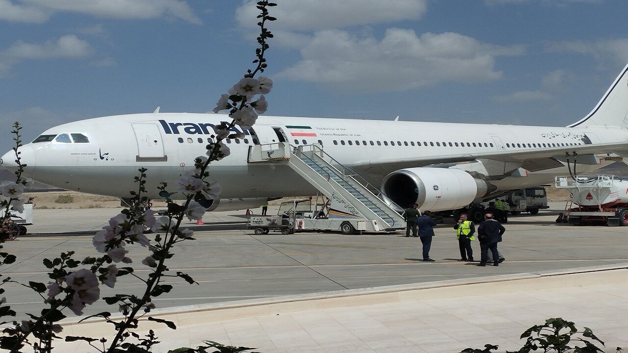 ورود عمره گزاران دو استان به فرودگاه بین المللی زاهدان