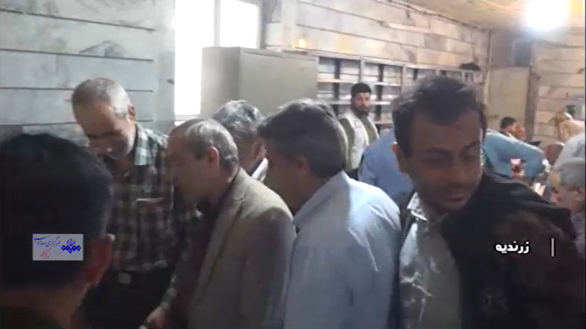 برپایی میز خدمت در شهرستان زرندیه