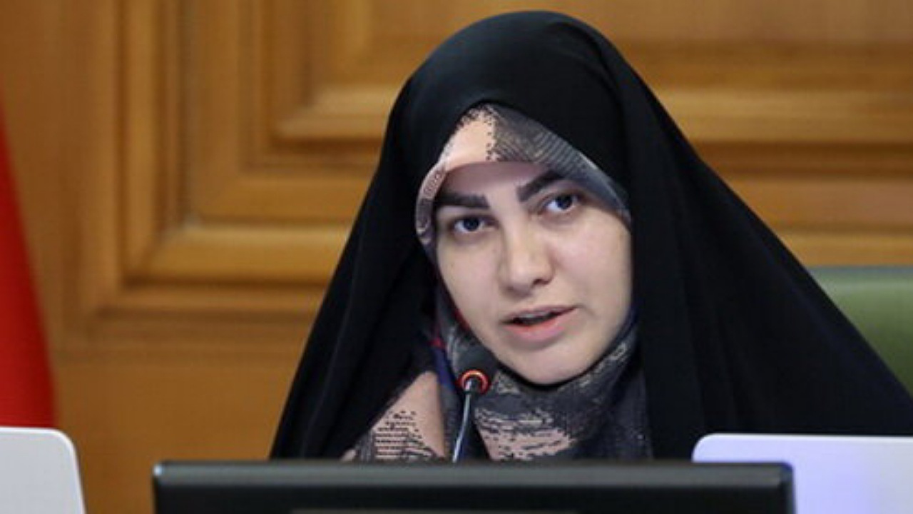 انتقاد از ساخت مجموعه فرهنگی در پارک لاله/ شهرداری تهران حصار‌های پارک لاله را بردارد