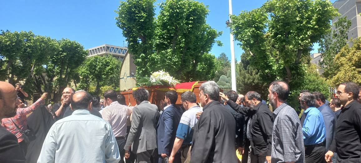 مراسم تشییع پیکر گوینده پیشکسوت رادیو