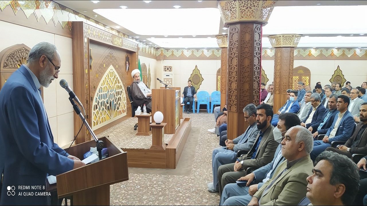 معلم، عنصری تاثیرگذار در تربیت دینی و اخلاقی دانش آموزان است