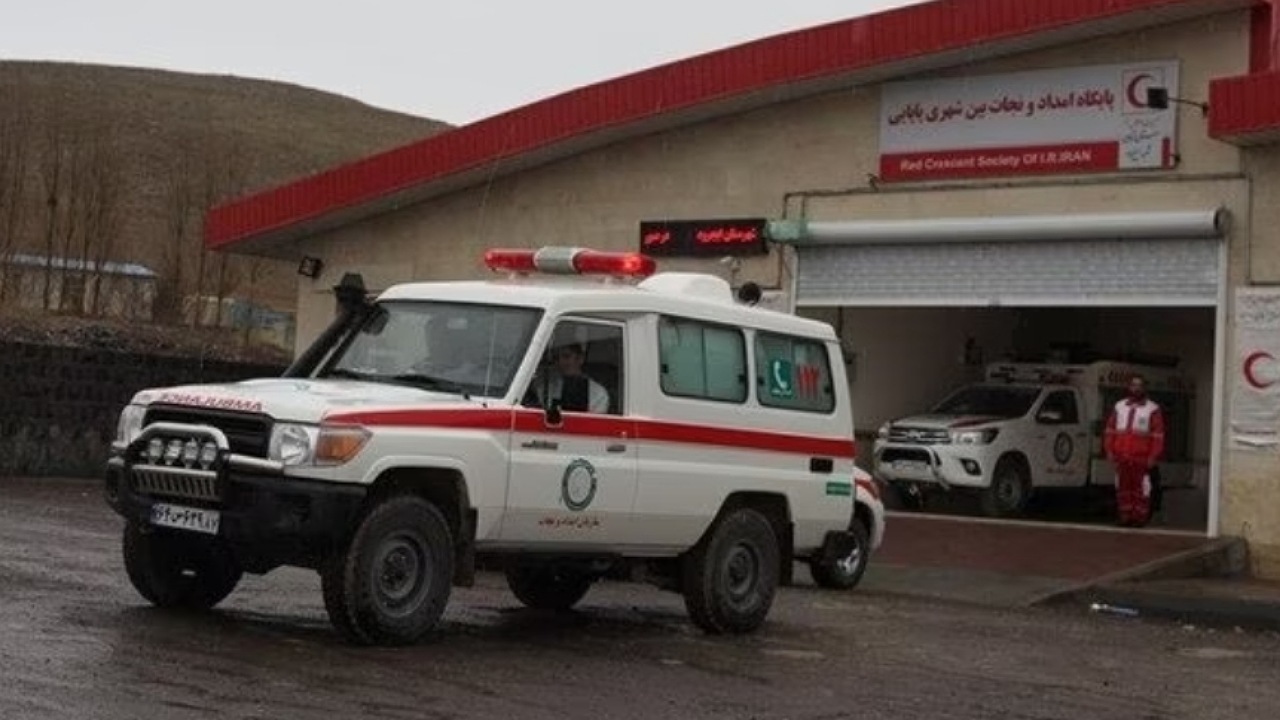 بارش رگباری و وزش شدید باد در ۱۷ استان/ آماده‌باش هلال‌احمر