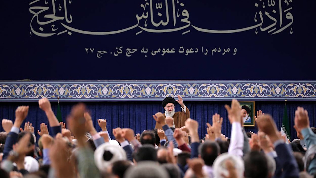 با توجه به حوادث غزه، حج امسال حج برائت است/ جمهوری اسلامی در پشتیبانی از فلسطین منتظر کسی نمی‌ماند