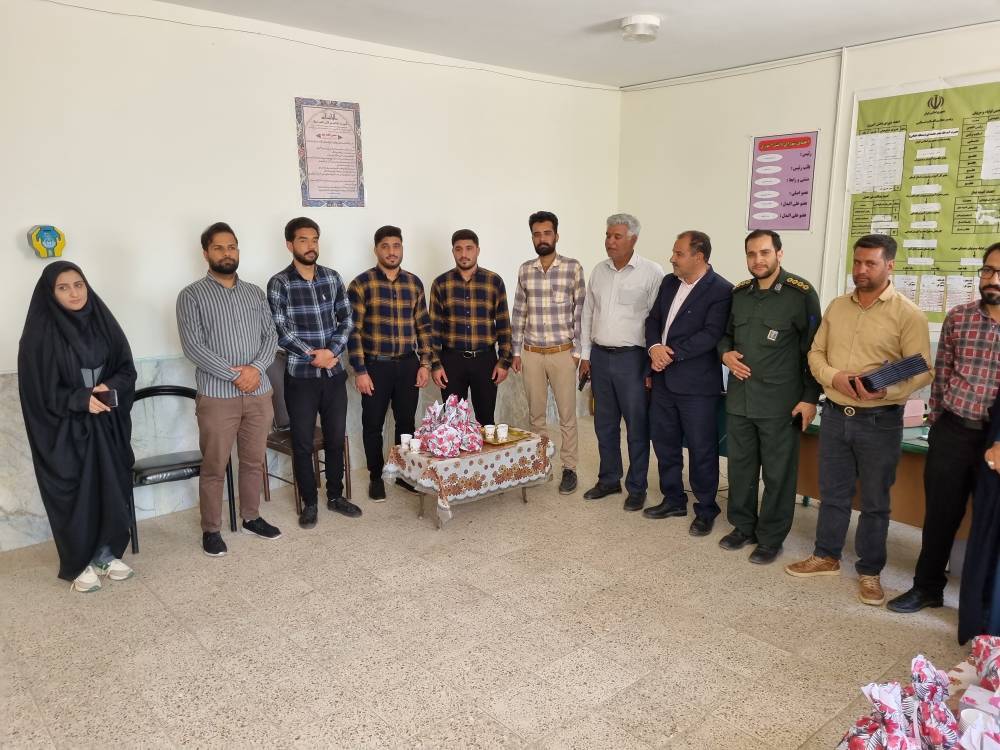 تجلیل از معلمین روستای فتح آباد بخش یزدان آباد