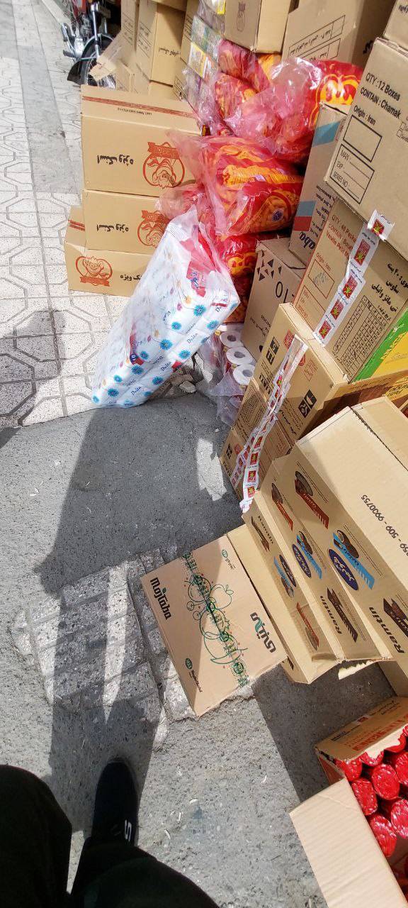 سد معبر مفازه داران در پیاده روهای شهر مشهد