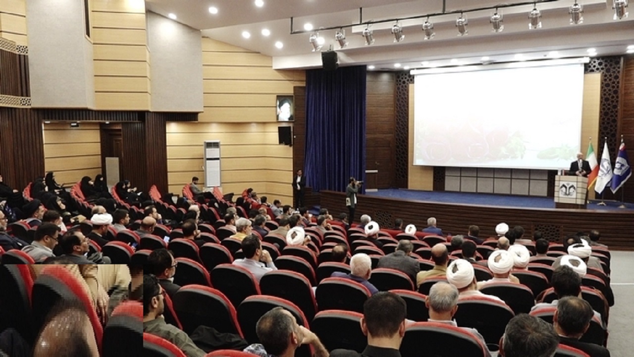 تجلیل از ۱۰ استاد سرآمد آموزشی سال ۱۴۰۲ دانشگاه قم