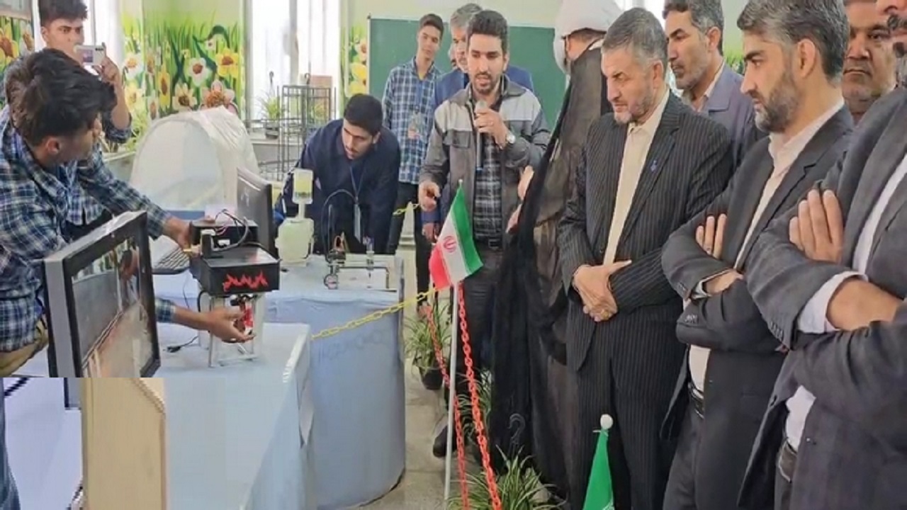 نمایشگاه دست سازه‌های دانش آموزان کهکی