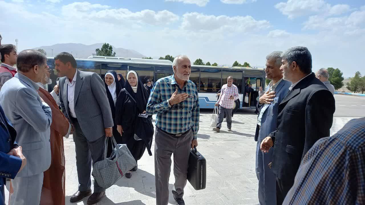 بازگشت زائران کرمانی از سرزمین وحی + تصاویر