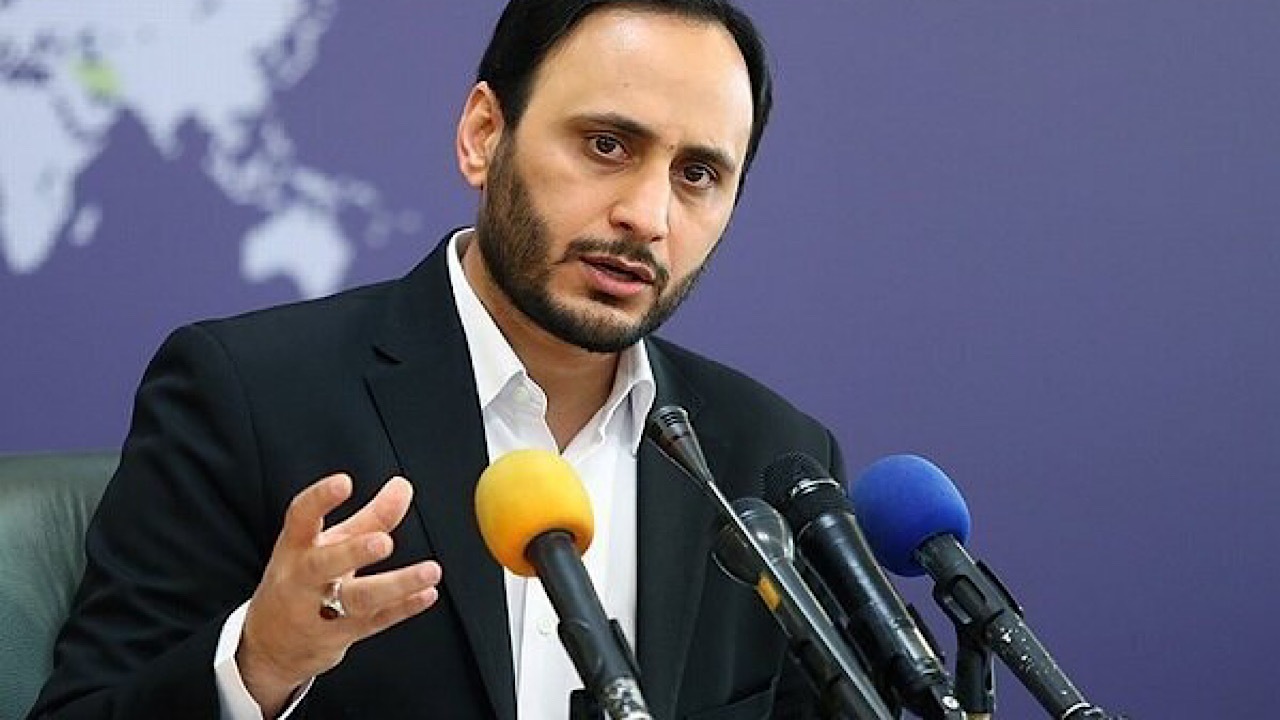 نگاه دولت به مسائل اقتصادی صرفا اقتصادی است نه سیاسی