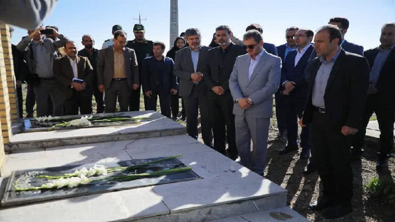 سفر استاندار کردستان به شهرستان بیجار/ زارعی کوشا: رفع مشکلات کشاورزان از مهمترین اولویتها است سفر استاندار کردستان به شهرستان بیجار/ زارعی کوشا: رفع مشکلات کشاورزان از مهمترین اولویتها است