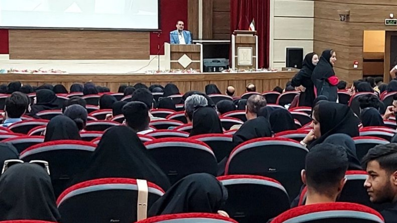 حضور دانشجویان آبادان در همایش عفاف