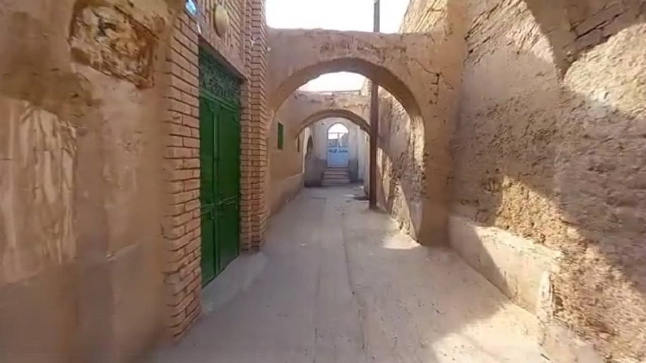 نگاهی به حال و روز ناخوش گذر تاریخی ابولولو در آران و بیدگل + فیلم