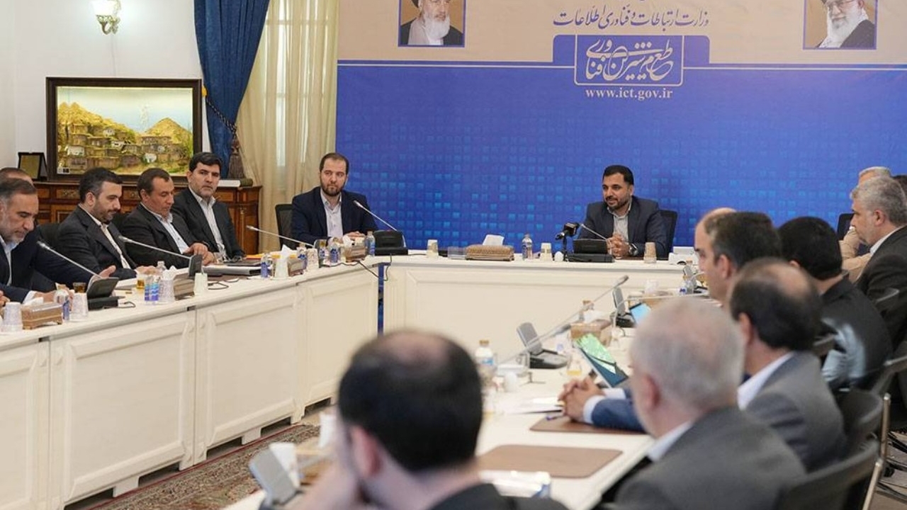 پروانه یکپارچه شبکه و خدمات به سه اپراتور ارتباطی اعطا شد