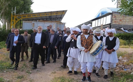 استاندار قزوین در اولین جشنواره گلاب گیری استان+ تصاویر استاندار قزوین در اولین جشنواره گلاب گیری استان+ تصاویر