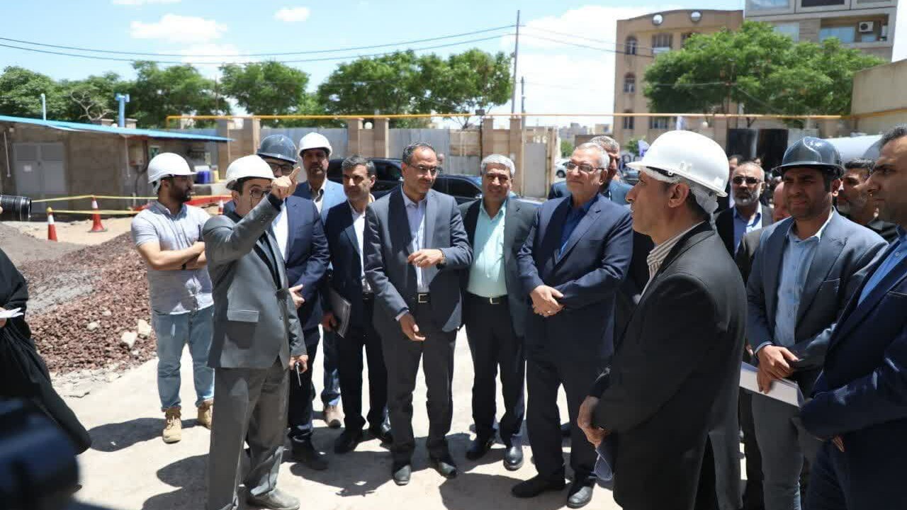 بازدید وزیر بهداشت از مرکز جامع در حال احداث سرطان در قم