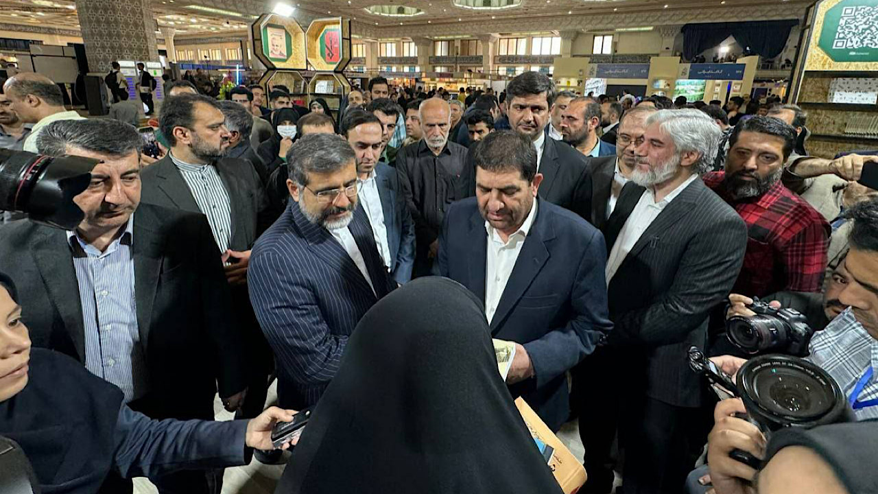 دولت همه جانبه از صنعت نشر پشتیبانی می‌کند