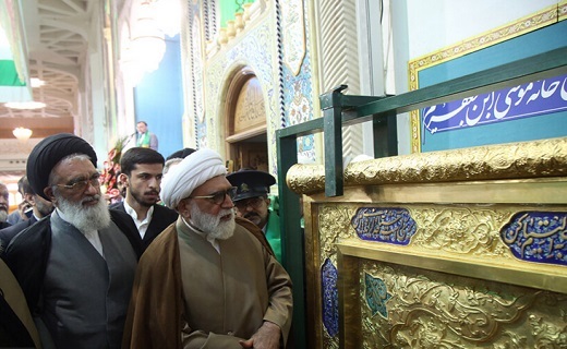 رونمایی از درب طلای اهدایی حرم حضرت معصومه (س) به حرم امام رضا (ع)