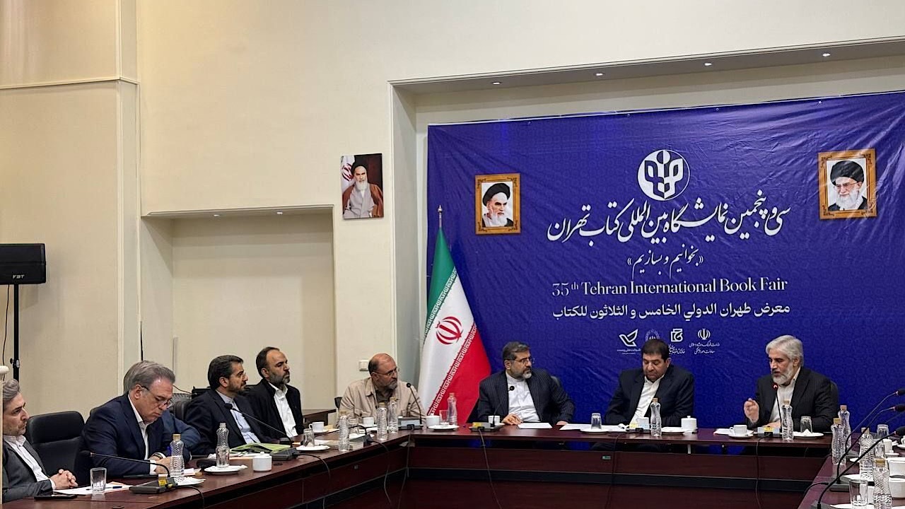 بررسی راهکار‌های رفع موانع تولید کاغذ با حضور معاون اول رئیس‌جمهور