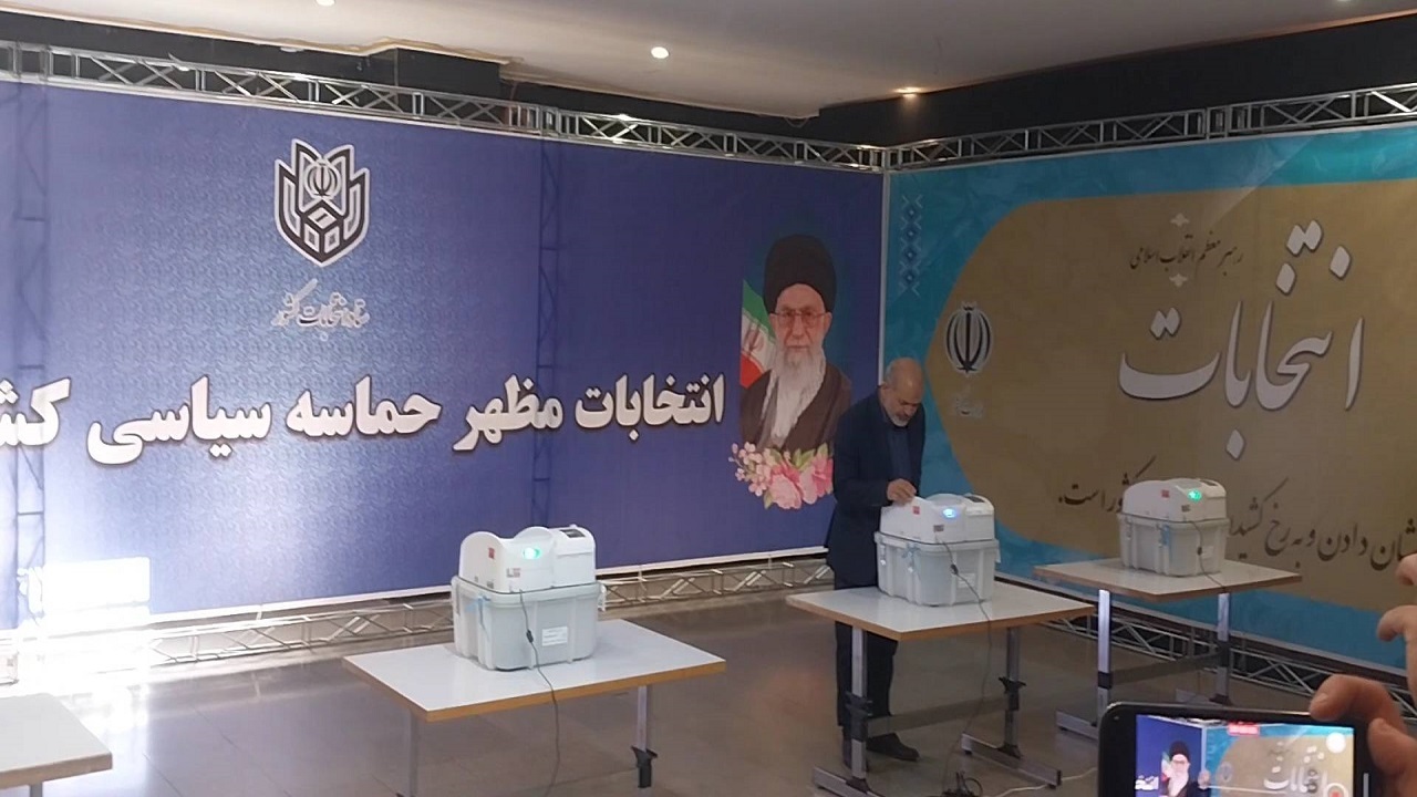 شعبه‌های تمام الکترونیک حدود ۶۰ درصد نمایندگان شامل می‌شوند