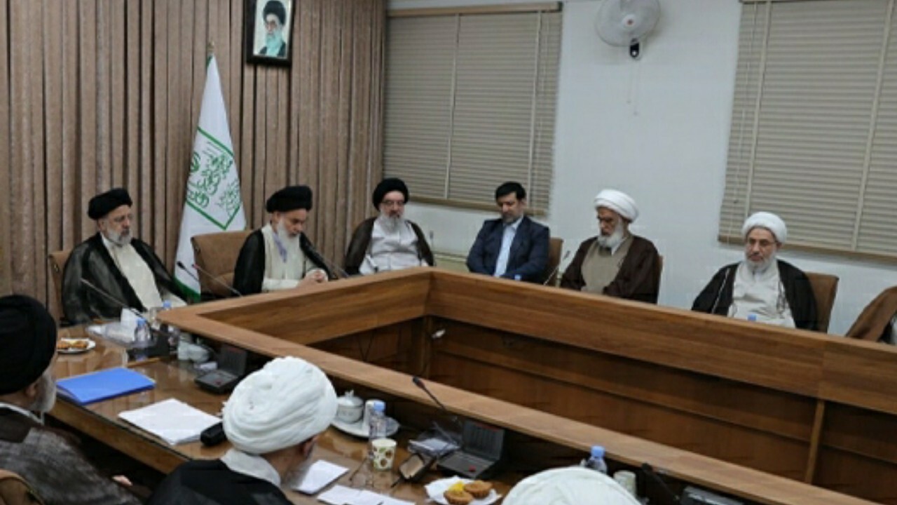 دیدار‌های جداگانه رئیس جمهور با جمعی از علما و اعضای جامعه مدرسین در قم