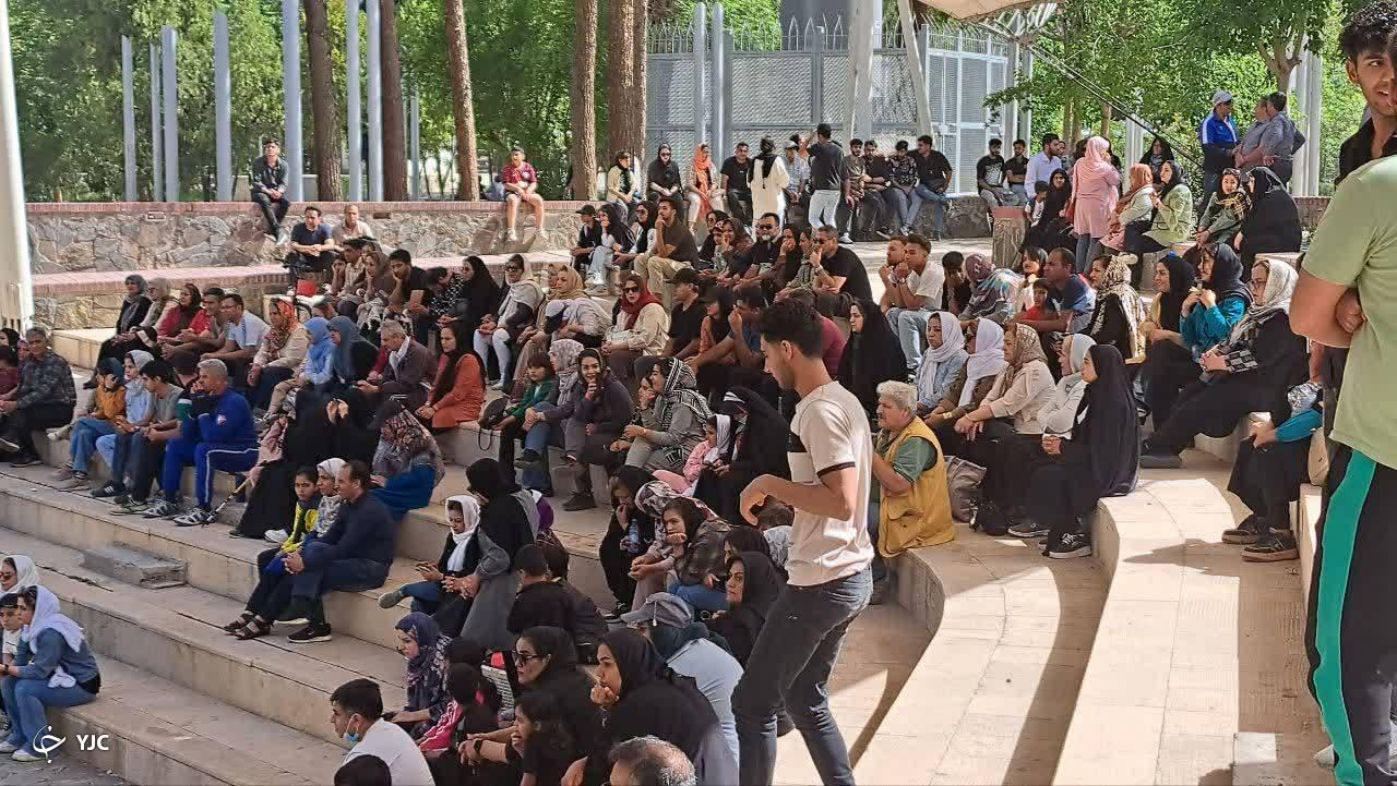 برگزاری جشن بزرگ جامعه ورزش و جوانان در کرمان + تصاویر