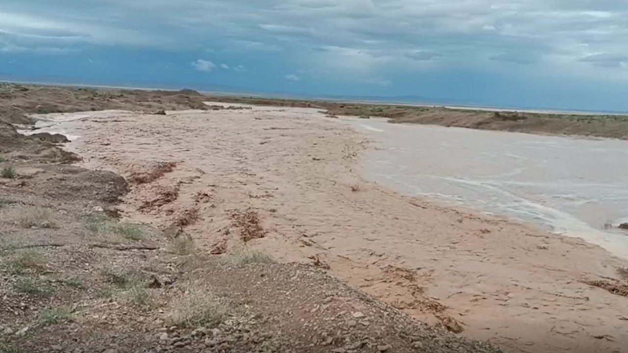وقوع سیلاب در روستای الست سفلی بر اثر بارش شدید باران + فیلم