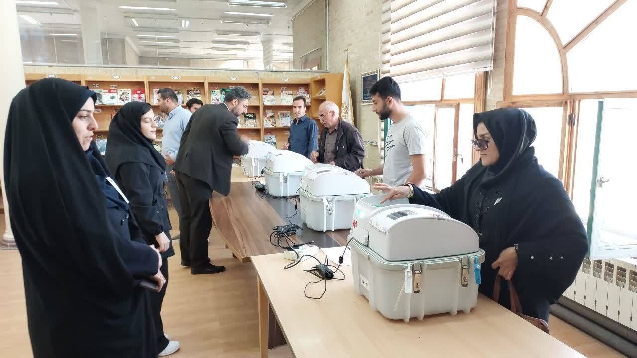 ۷۶۰ صندوق اخذ رای در حوزه‌ی انتخابیه تبریز در حال رای گیری هستند
