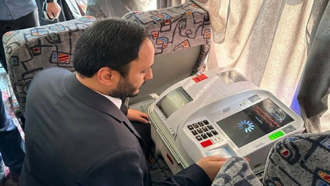 بهادری جهرمی در انتخابات مشارکت کرد