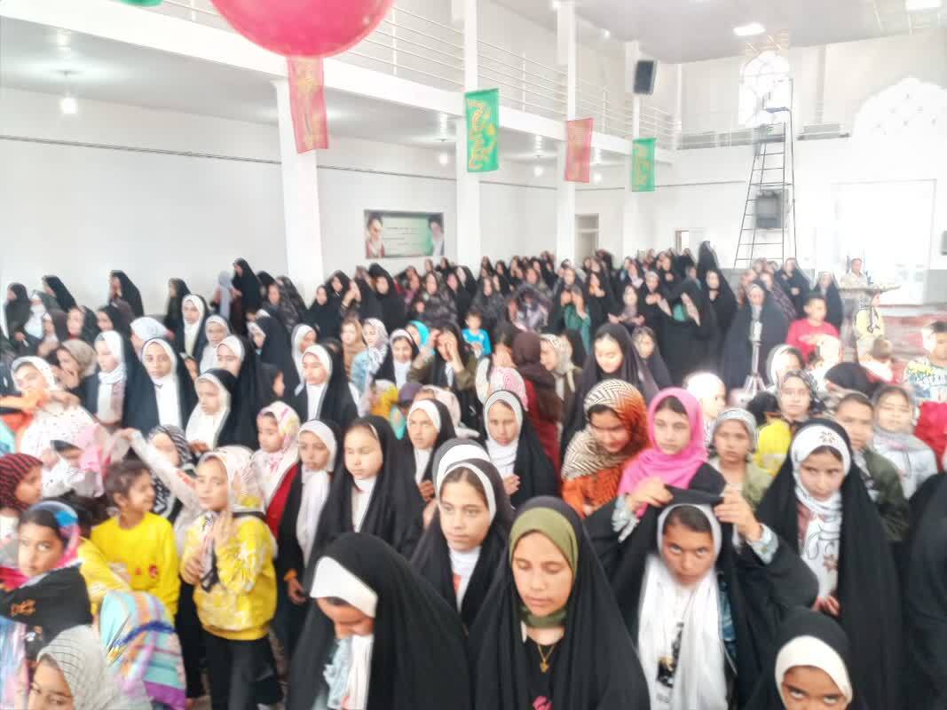 اجتماع دختران در مراسم روز دختر