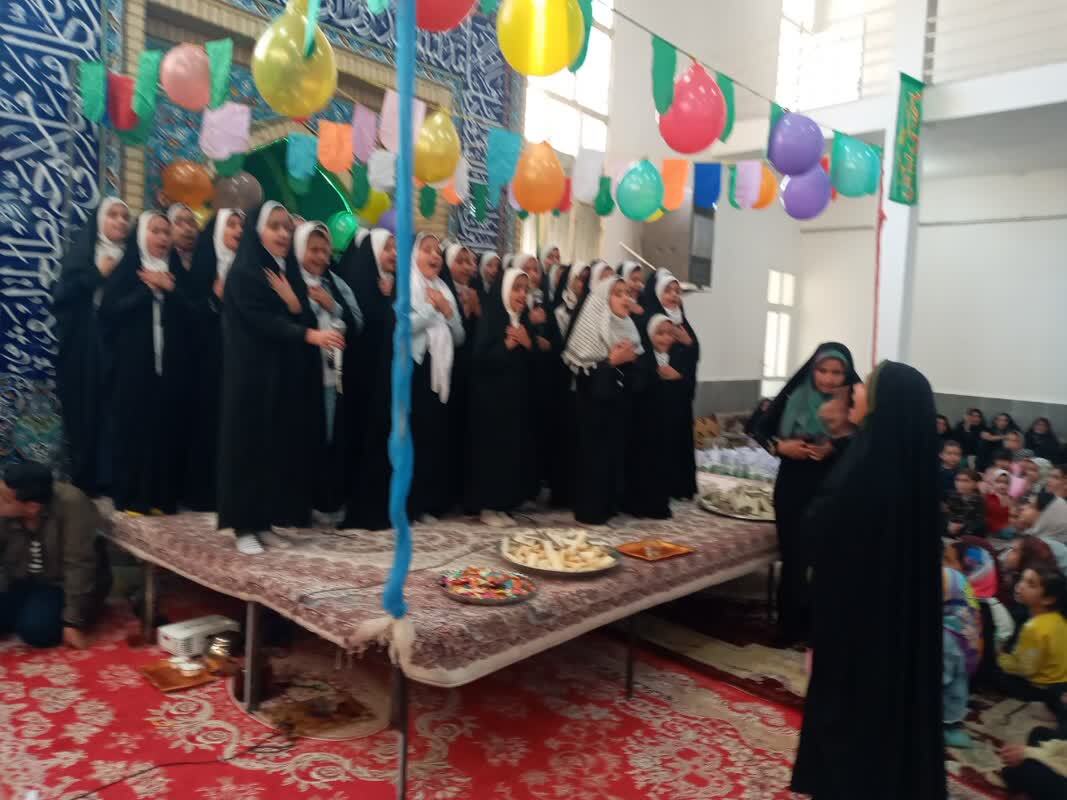 جشن و شادمانی در مراسم ولادت حضرت معصومه(س)