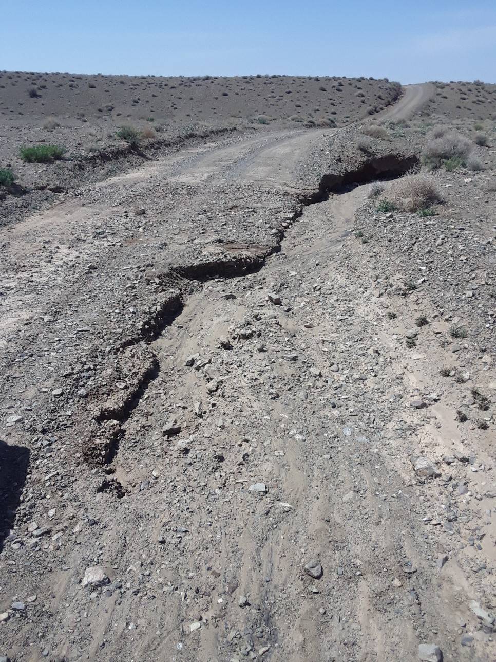 بر هم ریختگی جاده روستای آق مهدی بردسکن