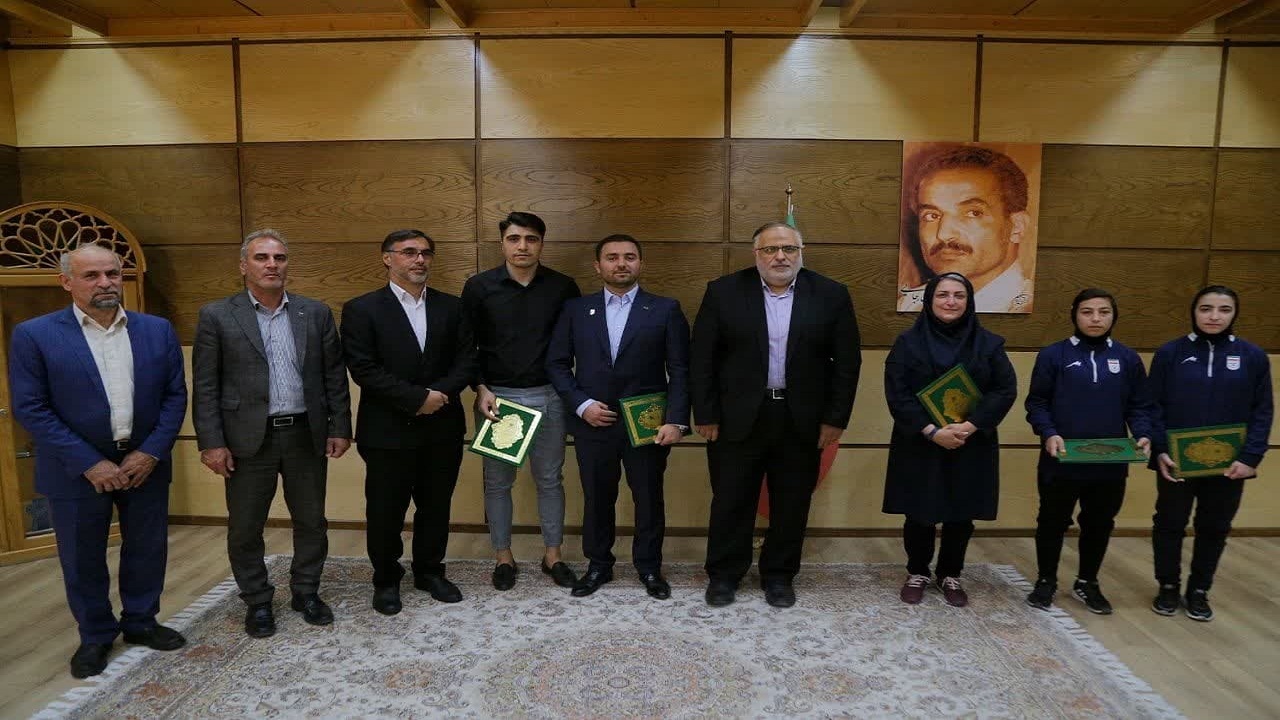 تجلیل استاندار قزوین از قهرمانان فوتبال و فوتسال